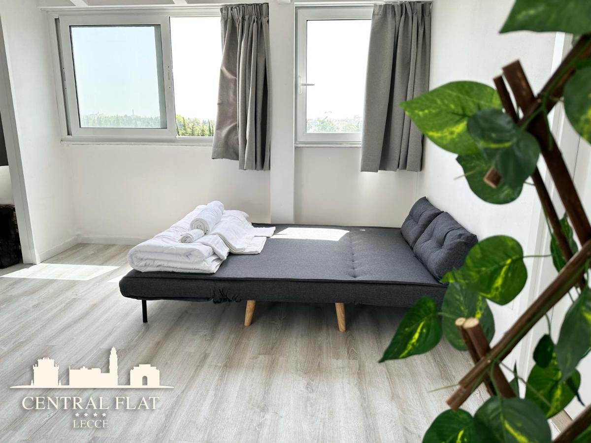 Lecce Central Flat - Attico Con Patio E Parcheggio Privato Apartment Ngoại thất bức ảnh